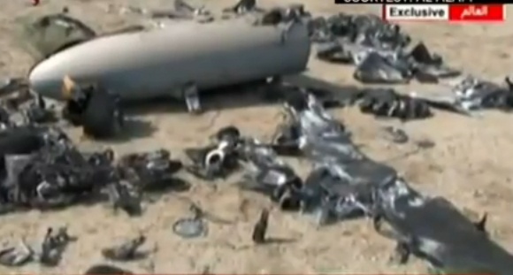 Iran khoe xac may bay do tham Isreal vua bi ban ha hinh anh