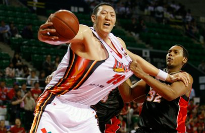 Van dong vien bong ro cao nhat Trung Quoc Sun Ming Ming hinh anh