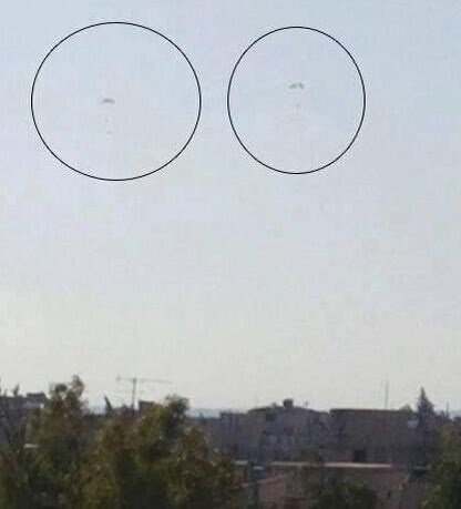 Phi cong Syria nhay du khoi may bay chien dau bi ban roi hinh anh