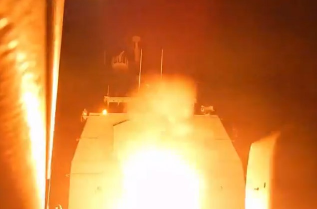 USS Philippine Sea na ten lua vao phien quan Hoi giao hinh anh