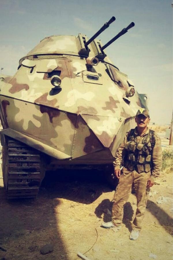 Xe tang tu che cua nhom dan quan nguoi Kurd o Syria hinh anh