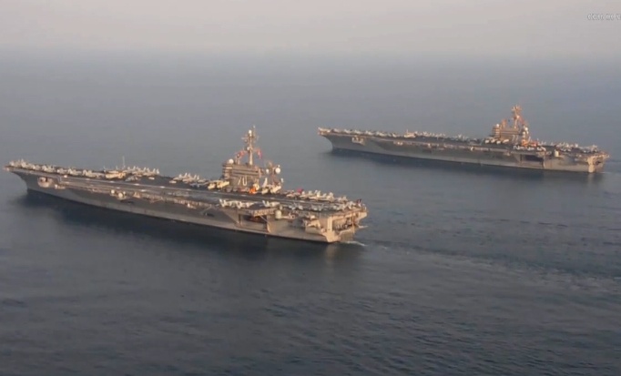 My thay tau san bay dang tham chien chong IS hinh anh