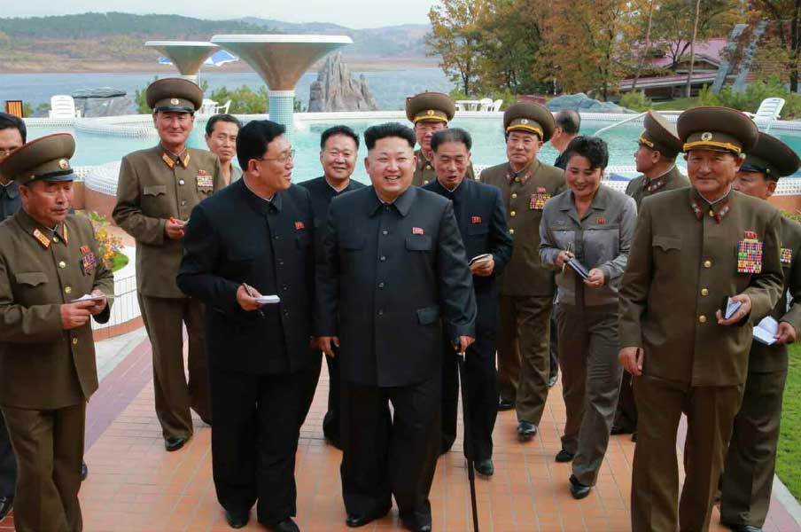 Những chuyến công du của nhà lãnh đạo trẻ tuổi cho thấy ông rất quan tâm tới phúc lợi của các chuyên gia làm việc trong lính vực vệ tinh và hạt nhân của Triều Tiên. Tuần trước, ông Kim từng thị sát các khu nhà chung cư dành cho các nhà khoa học ở Bình Nhưỡng.