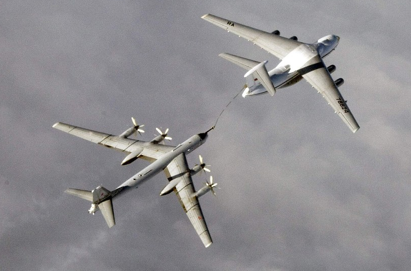 Phi doi may bay chien dau Nga khien NATO nao dong hinh anh