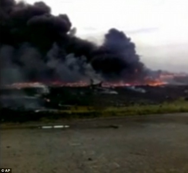 Hien truong MH17 lao xuong canh khu dan cu hinh anh