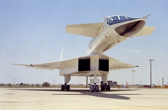 So phan ham hiu cua phi co nem bom chien luoc sieu thanh My hinh anh