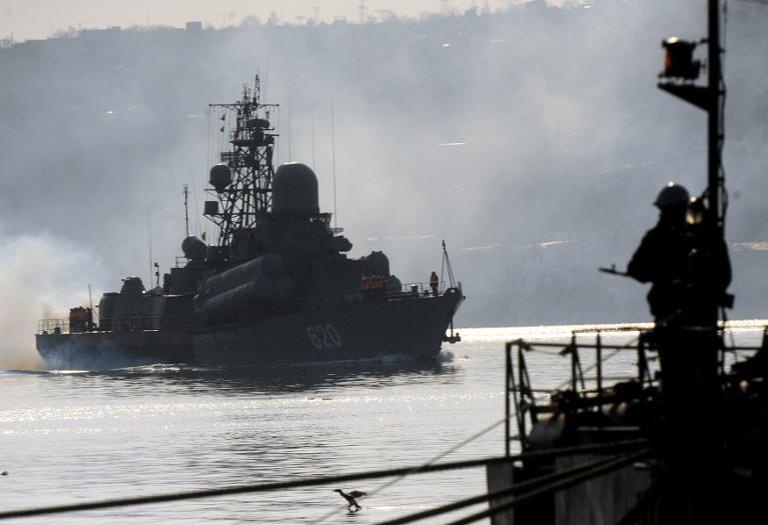 Nga dieu 4 chien ham toi sat Anh va Phap hinh anh