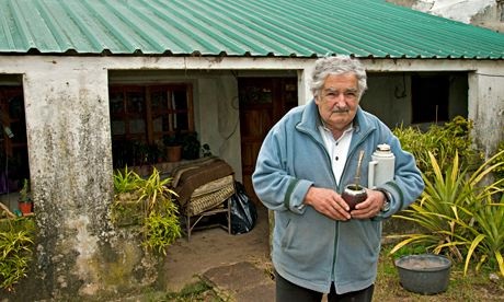 Mot ngay lam viec cua tong thong ngheo nhat hanh tinh hinh anh