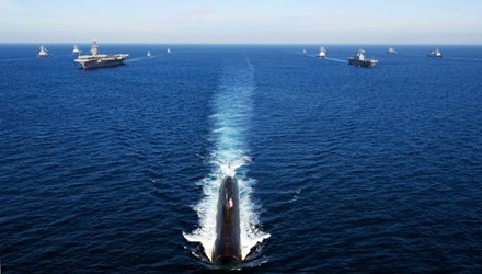 Lo scandal tren tau ngam rung dong hai quan My hinh anh