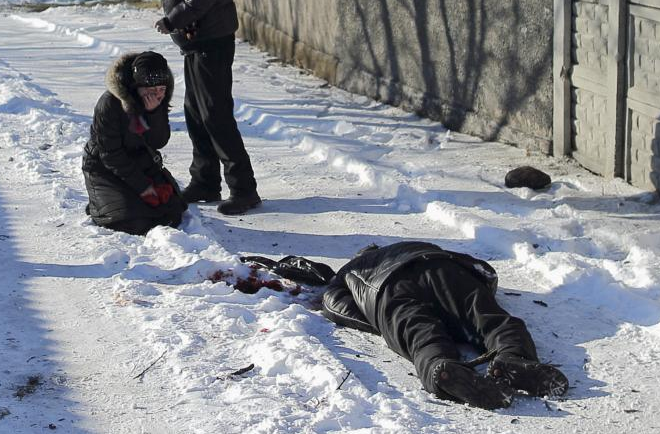 Anh 'Guc khoc ben xac cha' vao top an tuong nhat tuan qua hinh anh