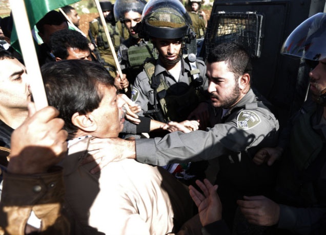 Video bo truong Palestine bi linh Israel danh chet hinh anh