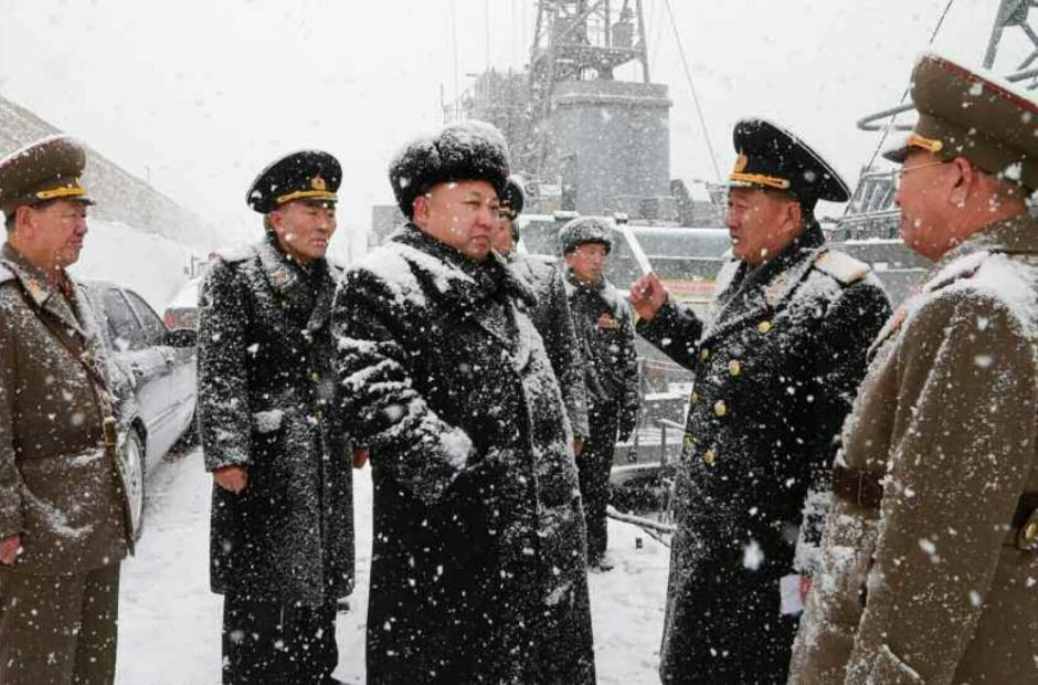 Kim Jong Un doi tuyet thi sat can cu tau ngam hinh anh