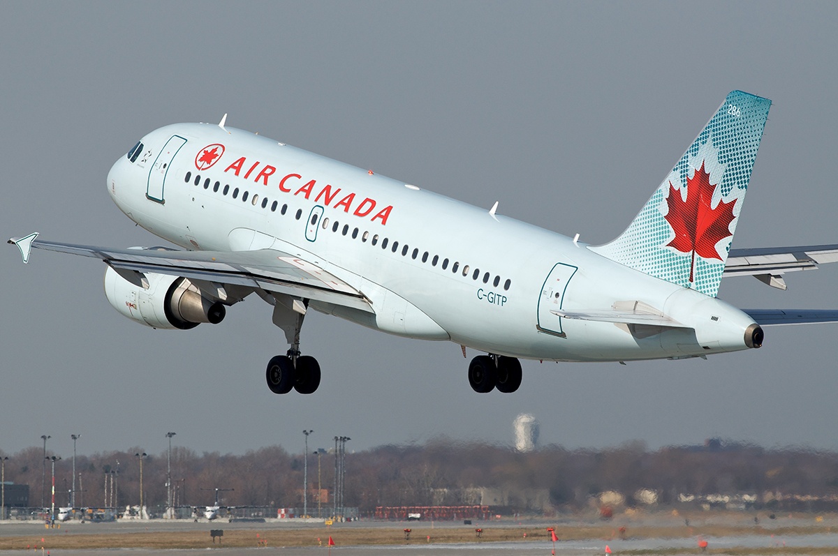 Giới chức Canada thông báo, phi công Air Canada đã gây ra vụ máy bay lao đầu nguy hiểm giữa Đại Tây Dương vì cơ trưởng ngủ gật tháng 1/2011. Theo đó, chuyến bay ACC878 từ Toronto, Canada tới Zurich, Thụy Sĩ đã chao đảo mạnh khi cơ trưởng hạ độ cao máy bay nghĩ phi cơ sắp va chạm lúc bị cơ phó đánh thức. Việc đổi hướng bất ngờ khiến hành khách chưa cài dây an toàn bị văng khỏi ghế. 16 người bị thương trong vụ việc.