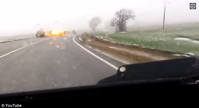 Set danh trung xe o to cho nhung ten cuop nha tho hinh anh