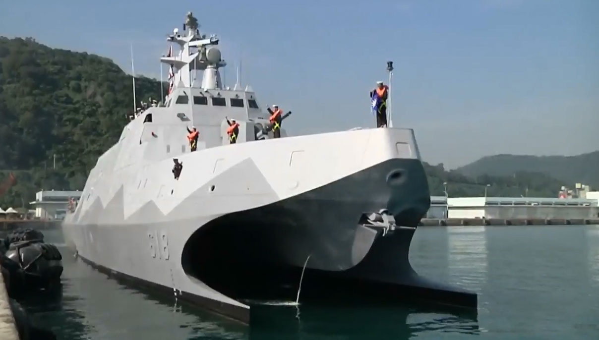 Dai Loan khoe tau tang hinh biet danh 'sat thu tau san bay' hinh anh