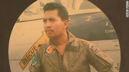 Gia dinh dang mo uoc cua co truong QZ8501 hinh anh