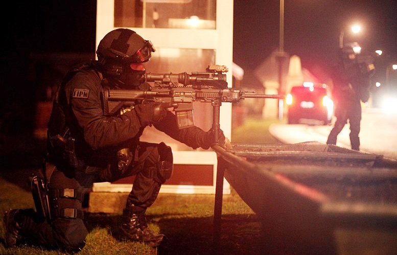 Theo chan dac nhiem truy lung nghi pham tham sat Paris hinh anh