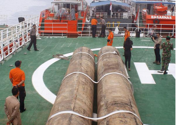 Indonesia dinh chi tim kiem, truc vot QZ8501 hinh anh