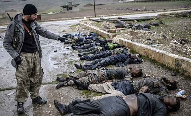 Phien quan IS phoi xac tren duong pho Syria hinh anh