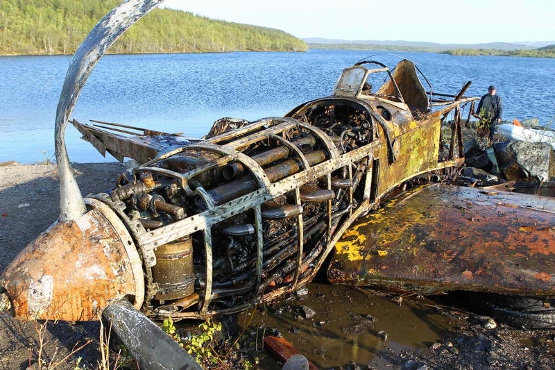 Hoi sinh chien dau co MiG-3 nua the ky nam duoi day ho hinh anh