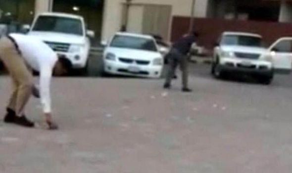 Tien bay la ta giua Dubai hinh anh