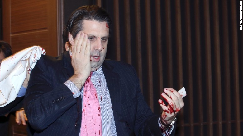 Dai su My tai Han Quoc bi tan cong bang dao hinh anh