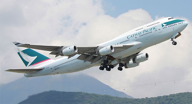 Nghe si Trung Quoc bi to nem coc vao tiep vien hang khong hinh anh