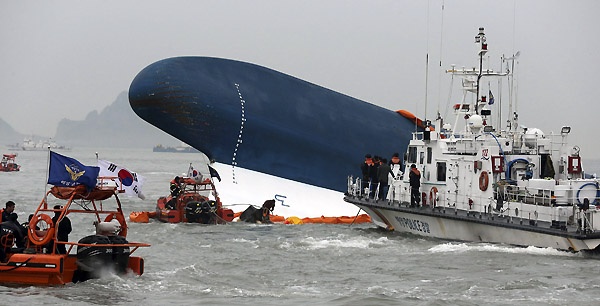 Nhung giay phut cuoi cung cua tau Sewol hinh anh