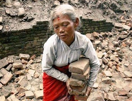 Vi sao nhieu nguoi chet trong dong dat o Nepal? hinh anh