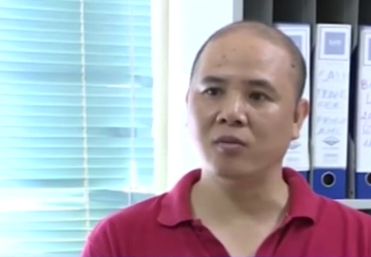 Nhung nguoi Viet dau tien tro ve tu Nepal hinh anh