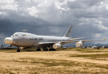 Chien dau co dinh dam cua My phoi xac giua sa mac kho can hinh anh