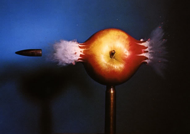 Khoanh khac dan roi nong, pha huy muc tieu hinh anh