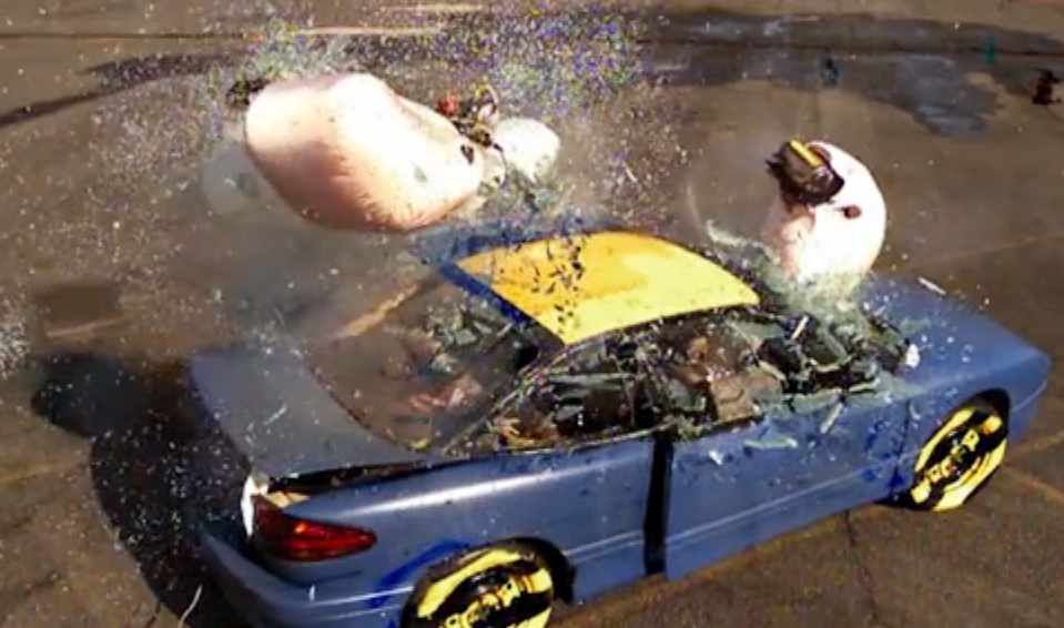 Suc pha huy cuc manh cua tui khi oto khi phat no hinh anh