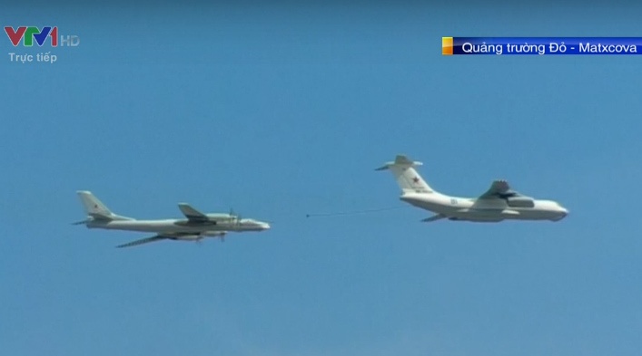 May bay chien dau va truc thang Nga tham gia dieu binh hinh anh