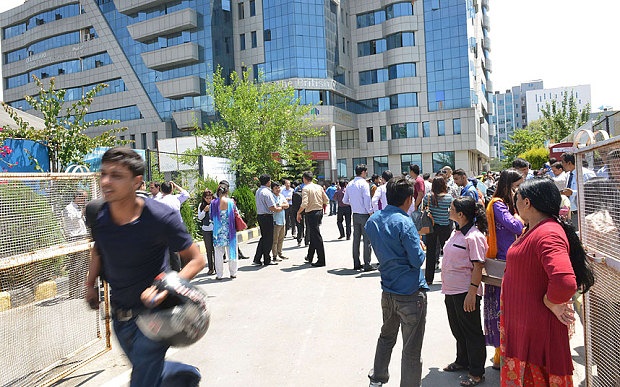 Nguoi dan Nepal hon loan sau dong dat 7,3 do Richter hinh anh