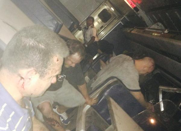 Tau trat banh khien 50 nguoi bi thuong o My hinh anh