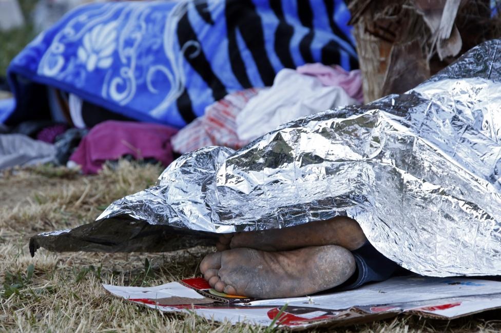 Cuoc song va vat cua nhung nguoi ket giua hai quoc gia hinh anh