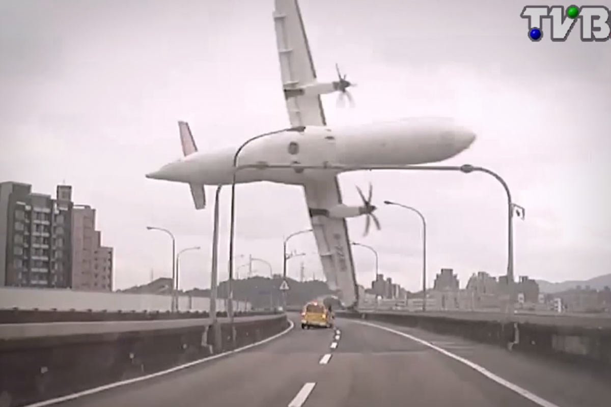 8 vu tai nan may bay gay rung dong the gioi mot nam qua hinh anh