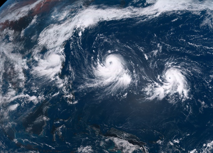 3 con bao hoanh hanh o Thai Binh Duong qua anh ve tinh hinh anh