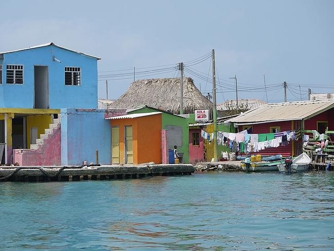 Cuoc song tren hon dao chat choi bac nhat the gioi hinh anh