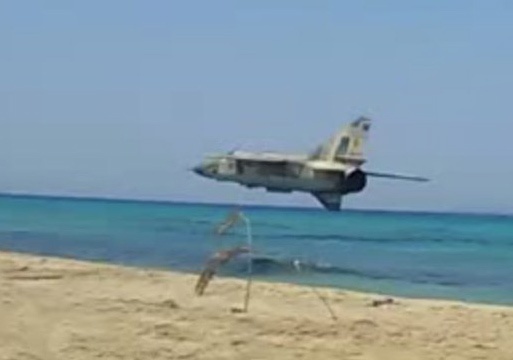 MiG-23 luon sat bai bien dong nguoi o Libya hinh anh