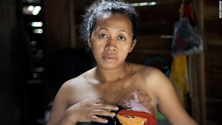 Cuoc song dia nguc cua nu lao dong nhap cu chau A hinh anh