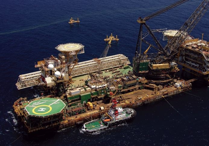 Bo truong Quoc phong Saudi Arabia de doa chiem dong Kuwait hinh anh