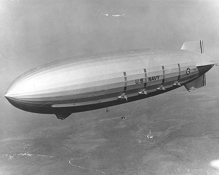 Manh vo tau san bay tren khong cua My hinh anh