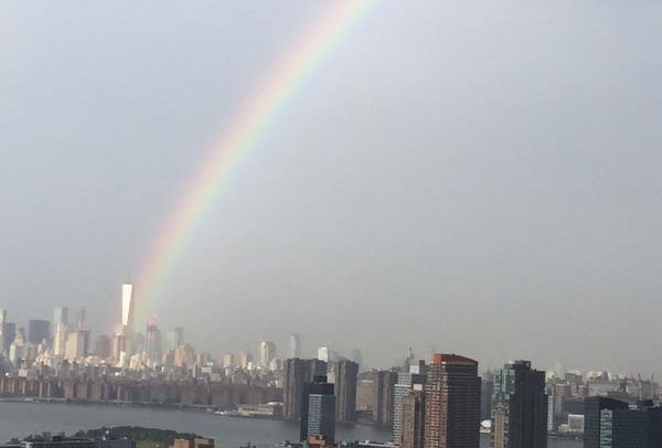 Cau vong xuat hien trong dip ky niem 14 nam vu khung bo 11/9 hinh anh