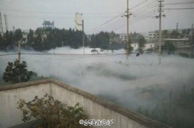 Ro ri hoa chat o Trung Quoc, tre em ho ra mau hinh anh