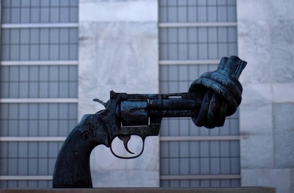 Tru so Lien Hop Quoc: Toa nha vi hoa binh hinh anh