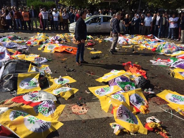 Khung canh hon loan sau vu danh bom Tho Nhi Ky hinh anh