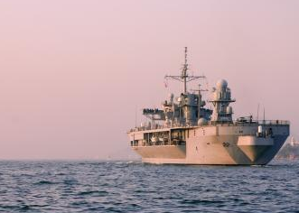 Tau va may bay My se hoat dong tren Bien Dong hinh anh