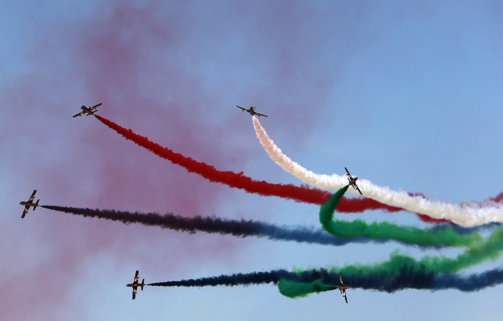 May bay tao hinh tai trien lam hang khong Dubai hinh anh